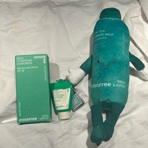 Innisfree UV Defense Sunscreen + Green Tea Hylaluranic Cream Key Chain + Plushie